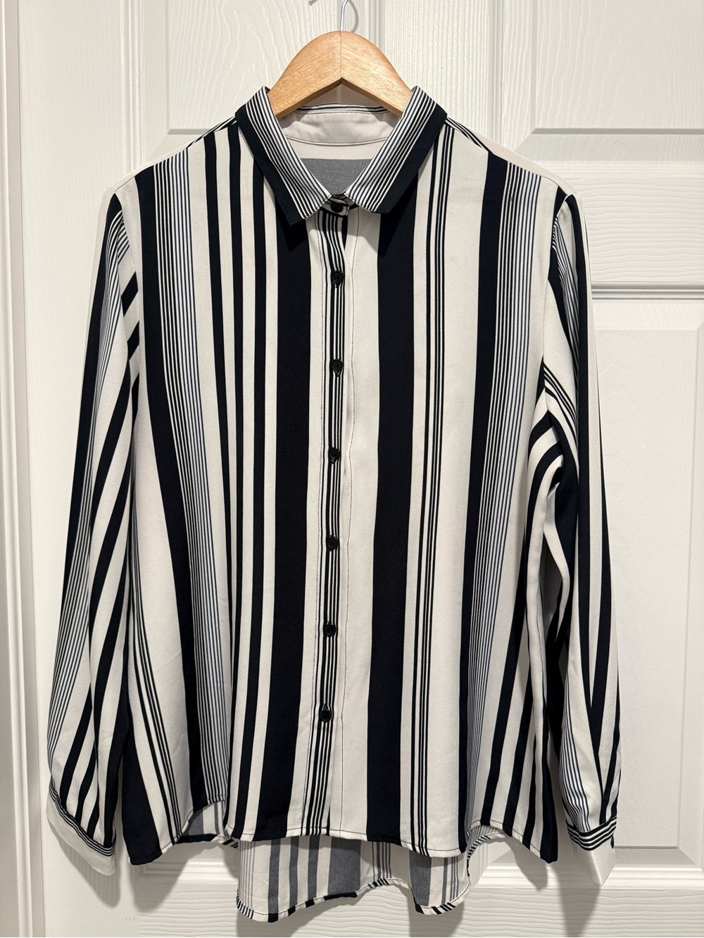 Astylish Black Ivory Striped Button-Down Blouse L